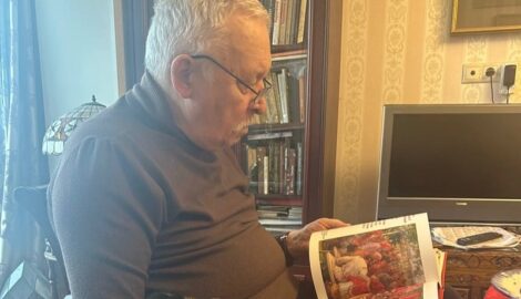Мария Захарова поделилась впечатлениями о Саранске и подарила книге о Мордовии отцу