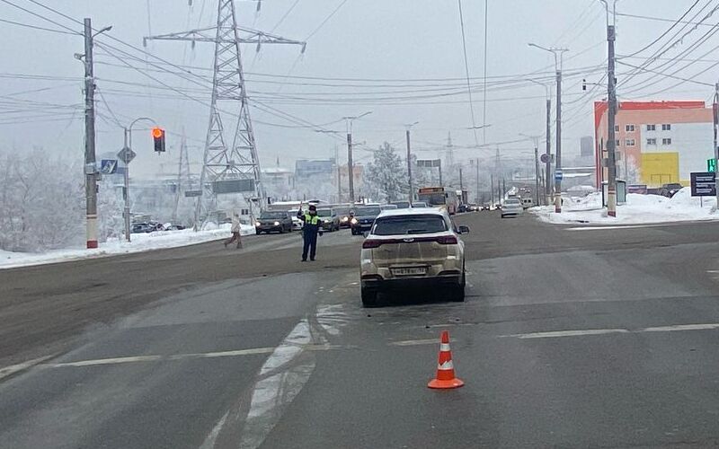 В Саранске пьяный велосипедист на "Братане" попал под машину рядом со зданием ГАИ