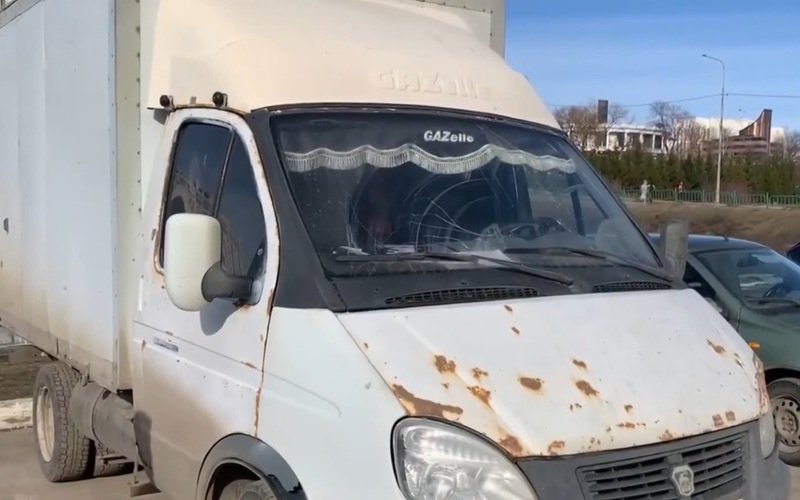 В Саранске водитель "Газели" промчался на красный свет и едва не сбил женщину на пешеходном переходе