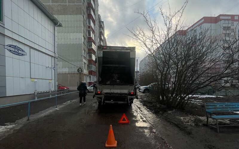 Трагедия в Саранске: Мусоровоз насмерть задавил 74-летнюю пенсионерку во дворе дома