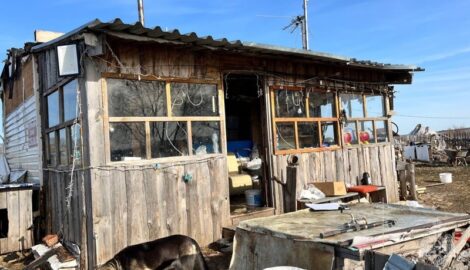 Ранний пожар в пригороде Саранска: сторож предотвратил полное уничтожение рыбацкого домика