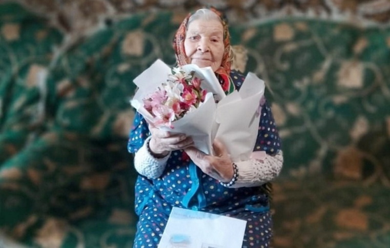 Президент России поздравил с 95-летием ветерана педагогического труда из Мордовии