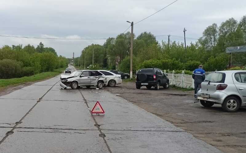Утренний Инсар: Неудачный обгон стал причиной ДТП с тремя автомобилями и пострадавшим