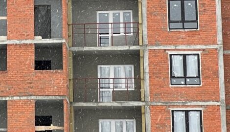 Квартира меньше комнаты: в Новосибирске на продажу выставили студию 9,4 кв.м за 1,25 млн рублей
