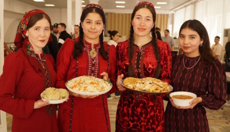 В Мордовском университете прошла выставка национальных кухонь мира