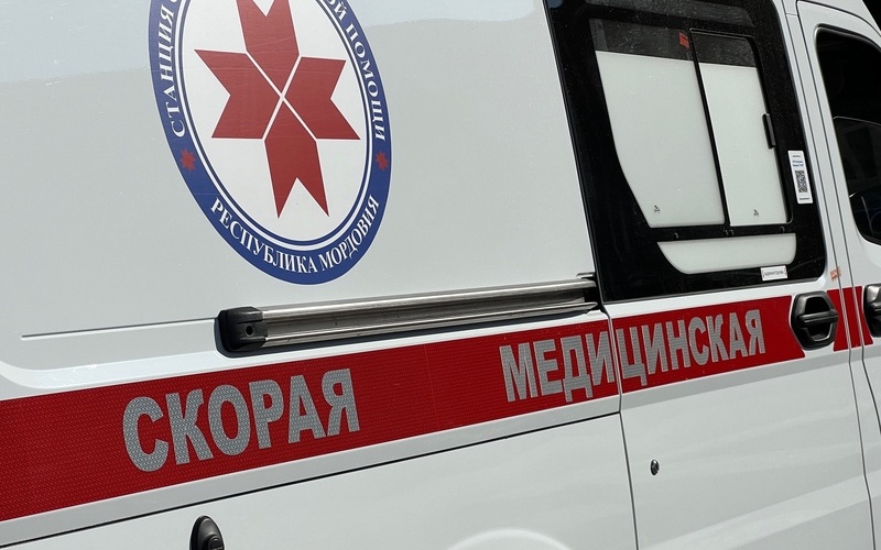 Трагедия на переходе в Саранске: 48-летний мужчина госпитализирован после наезда «Приоры» на Полежаева