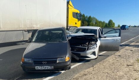 ДТП в Мордовии: Водитель и 16-летняя девушка госпитализированы после столкновения