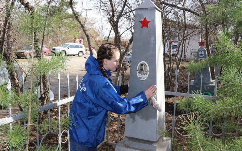 Память в каждом уголке страны: Добровольцы привели в порядок 30 000 мемориалов к Дню Победы