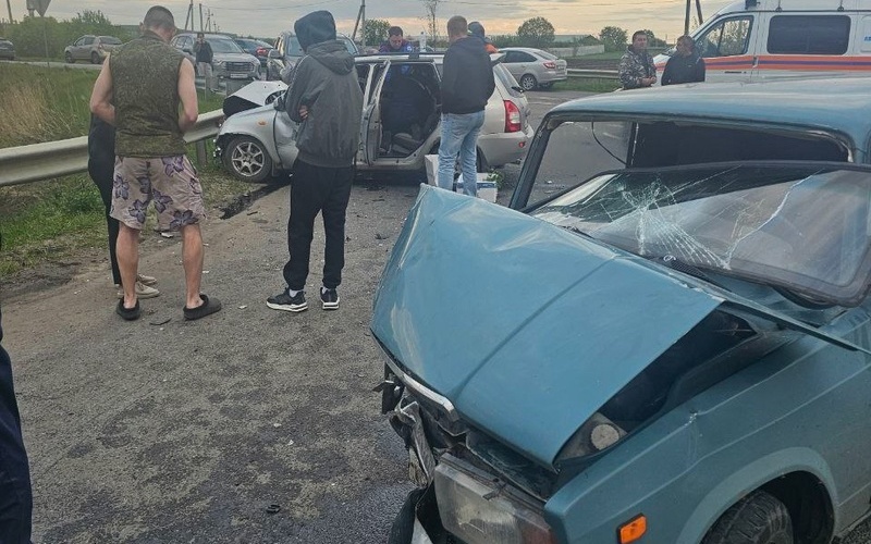 В Мордовии три человека пострадали в результате столкновения автомобилей ВАЗ