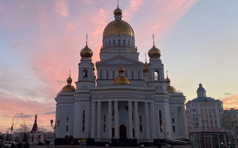 Саранск готовится к важному событию: Крестный ход в честь святых Петра и Февронии объединит горожан в День семьи