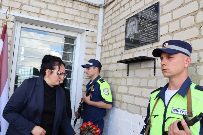Подвиг не забыт: В Краснослободске открыли мемориальную доску герою Вячеславу Кондину