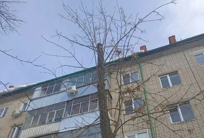 В Рузаевке пожилой мужчина пострадал при сходе снега с крыши жилого дома