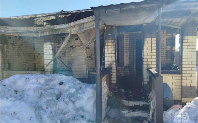 В поселке Николаевка огонь полностью уничтожил частную баню