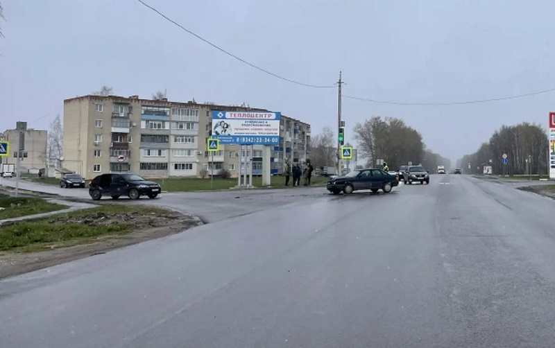 В Чамзинском районе пассажирка «Лады» оказалась в больнице после серьезного столкновения с иномаркой