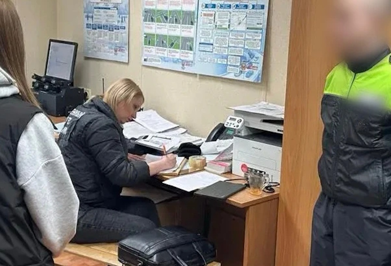 В Зубово-Полянском районе начальника отдела Госавтоинспекции арестовали за помощь знакомому